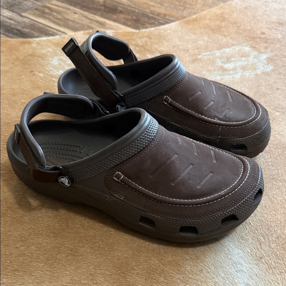 CROCS Men's Dark Brown Slip-On Clog Sandals with Heel Strap